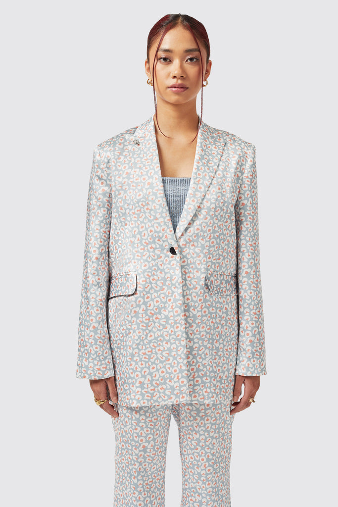 twisted-tailor-womenswear-amarantha-suit-light-blue